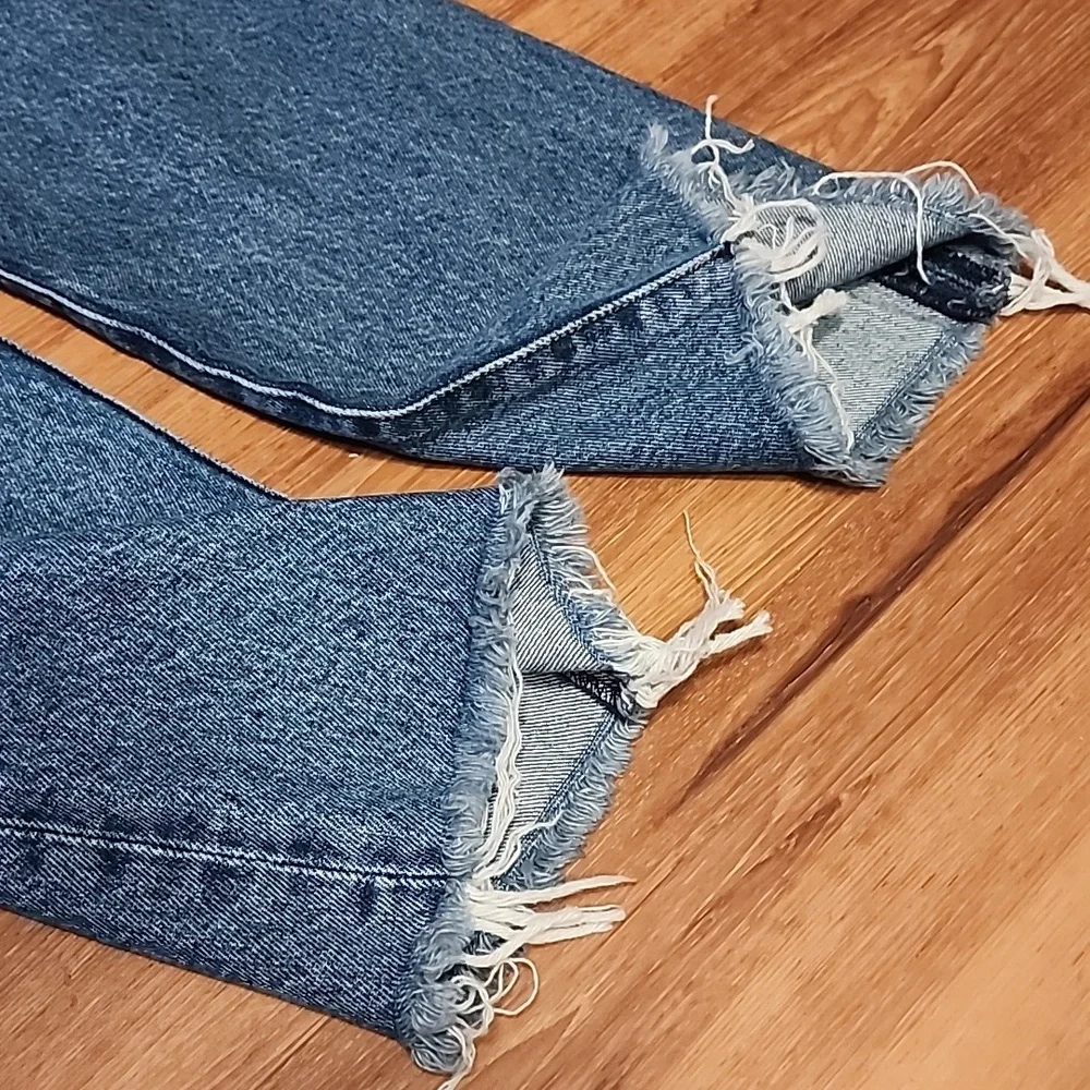 NWT! Levi's THE WEDGIE STRAIGHT  Indigo destructed vintage inspired denim - Picture 7 of 16